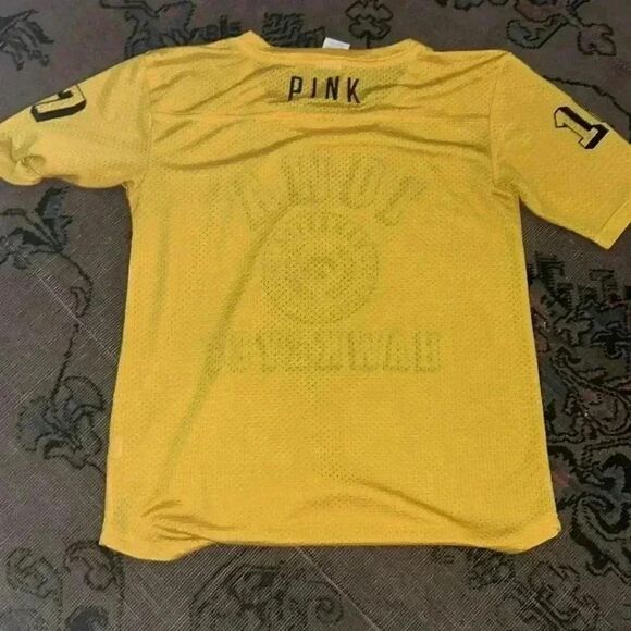 Pink Iowa Hawkeye jersey size extra small with velvet print - Picture 4 of 6